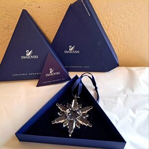Swarovski Crystal 2006 large annual  Ornament with original box and COA